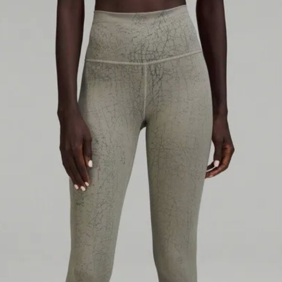 Lululemon Wunder Train High-Rise Crop 23" - Picture 1 of 8